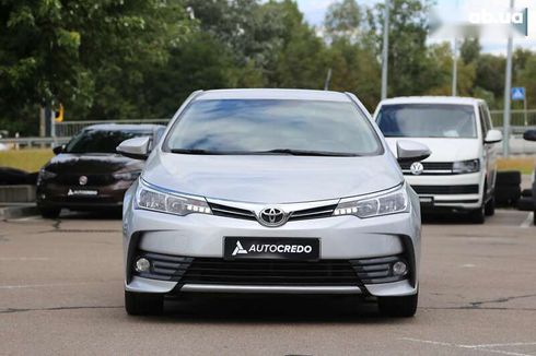 Toyota Corolla 2018 - фото 2