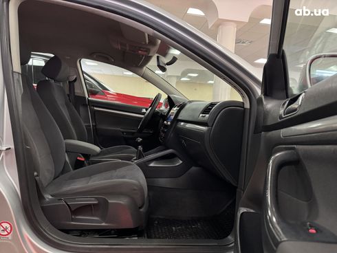Volkswagen Jetta 2006 серебристый - фото 10