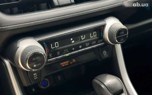 Toyota RAV4 2020 - фото 15