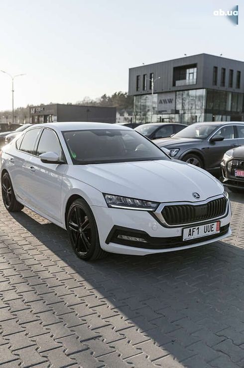 Skoda Octavia 2021 - фото 18