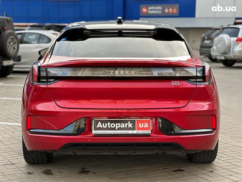 Zeekr 001 2021 красный - фото 9