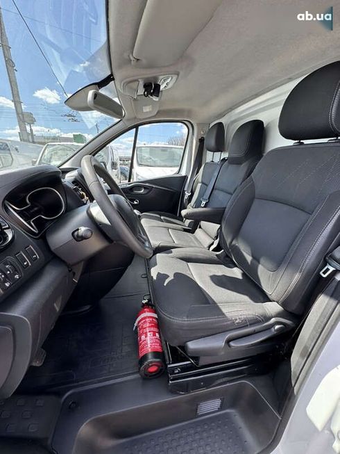 Renault Trafic 2021 - фото 12
