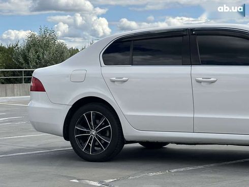 Skoda Superb 2010 - фото 12