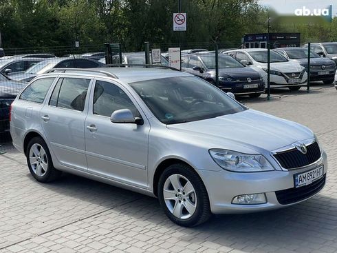 Skoda Octavia 2011 - фото 11
