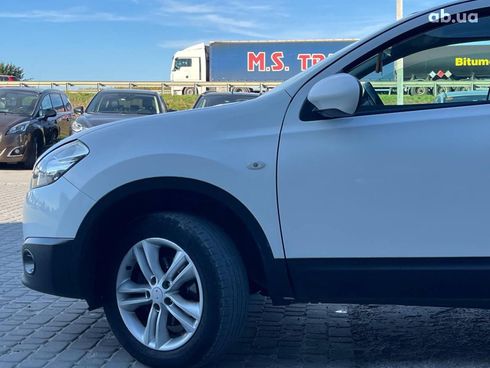 Nissan Qashqai 2010 белый - фото 11