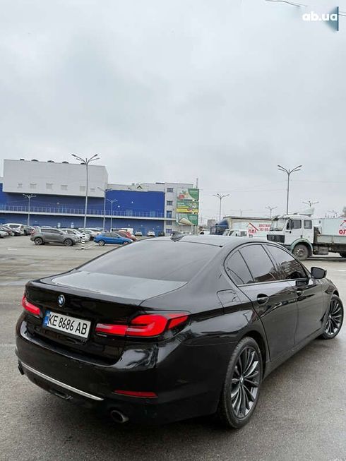 BMW 5 серия 2017 - фото 18