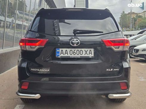 Toyota Highlander 2017 - фото 6