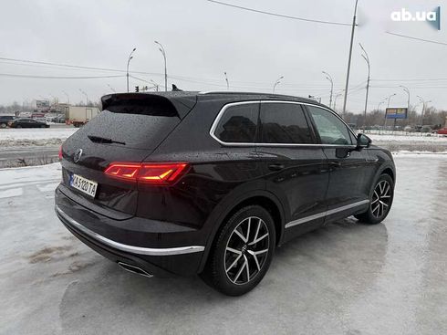 Volkswagen Touareg 2022 - фото 7