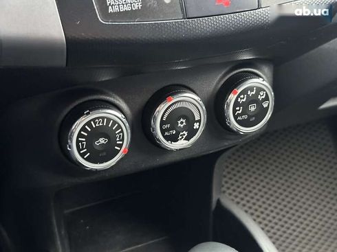 Mitsubishi Outlander 2010 - фото 20
