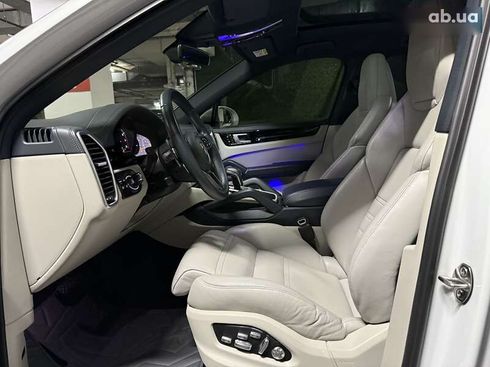 Porsche Cayenne Coupe 2019 - фото 30