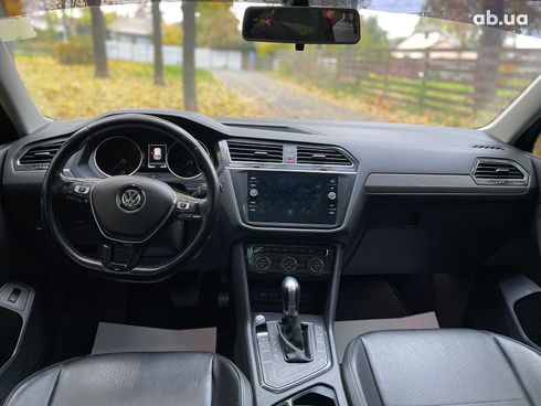 Volkswagen Tiguan 2017 серый - фото 26