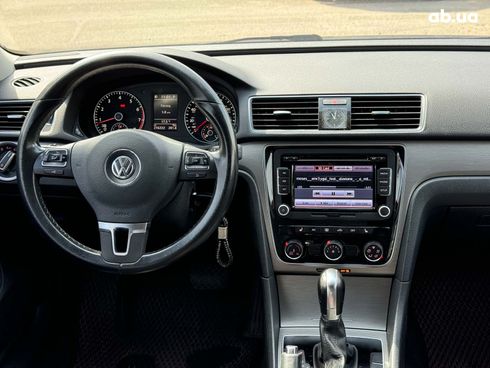 Volkswagen Passat 2015 серый - фото 27