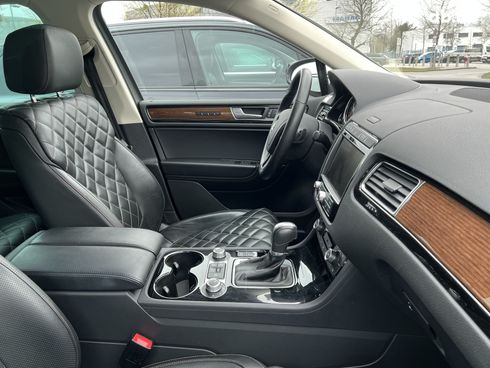 Volkswagen Touareg 2018 - фото 17