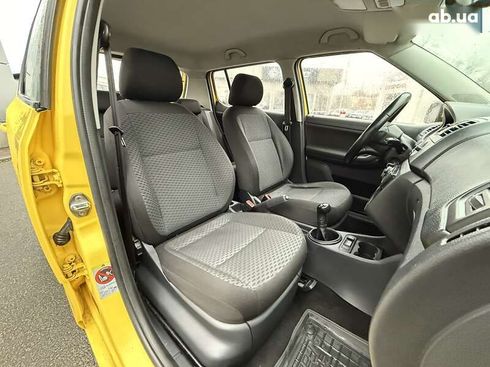 Skoda Fabia 2012 - фото 13