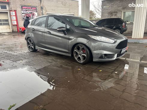 Ford Fiesta 2017 серый - фото 8