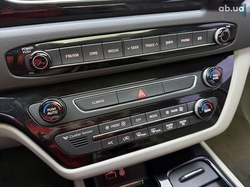 Kia Carnival 2016 - фото 25