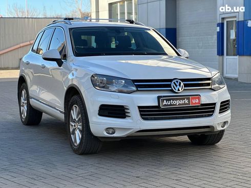 Volkswagen Touareg 2012 белый - фото 3