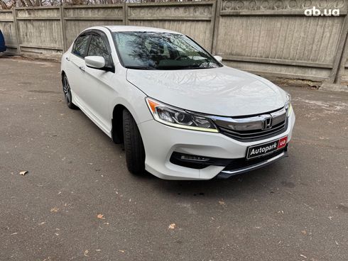 Honda Accord 2017 белый - фото 3