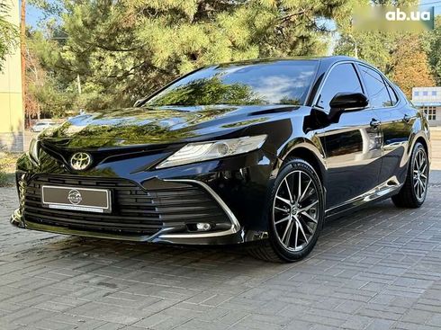 Toyota Camry 2022 - фото 4