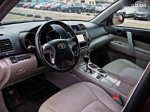 Toyota Highlander 2013 - фото 6
