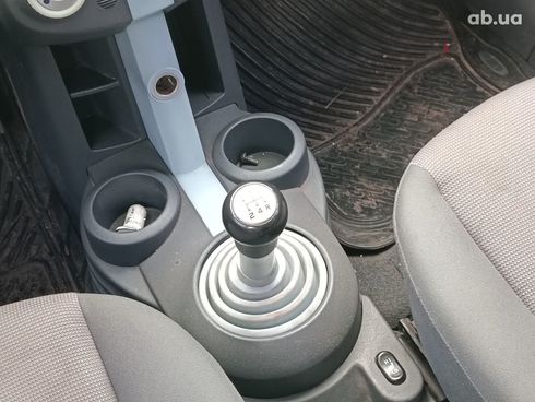 Mitsubishi Colt 2006 красный - фото 15