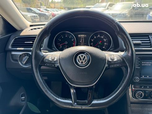 Volkswagen Passat 2016 белый - фото 49
