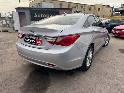 Hyundai Sonata 2011 серый - фото 5