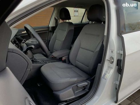 Volkswagen e-Golf 2020 - фото 25