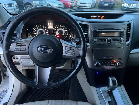 Subaru Legacy 2010 белый - фото 20
