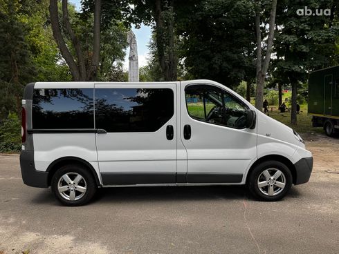 Renault Trafic 2010 белый - фото 5