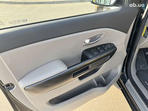 Kia Sedona 2015 - фото 17