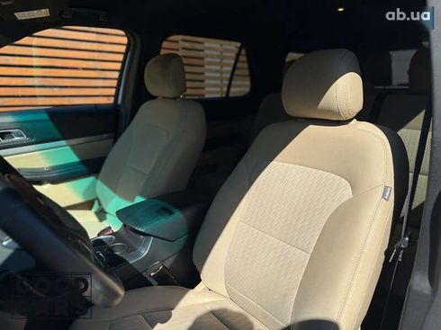 Ford Explorer 2017 - фото 17