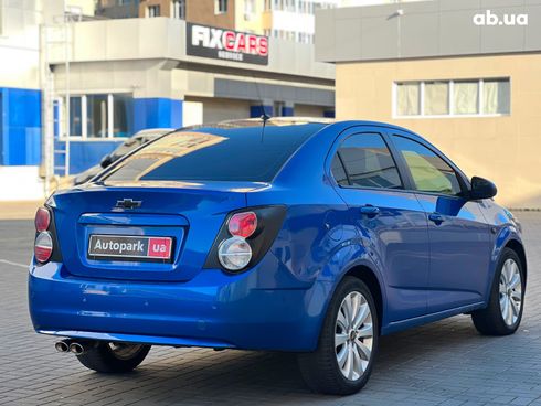 Chevrolet Aveo 2012 синий - фото 7