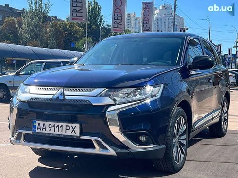 Mitsubishi Outlander 2020 - фото 2