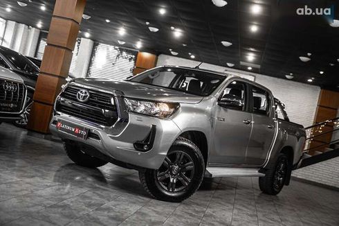 Toyota Hilux 2022 - фото 21