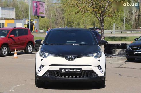 Toyota C-HR 2017 - фото 2