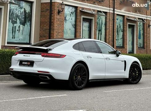 Porsche Panamera 2017 - фото 23