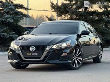 Продаж вживаних Nissan 2019 року - купити на Автобазарі