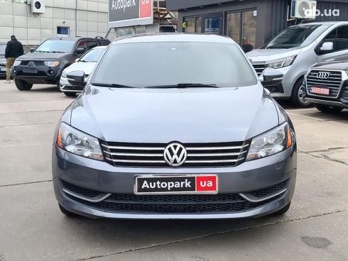 Volkswagen Passat 2014 серый - фото 3