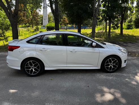 Ford Focus 2016 белый - фото 4