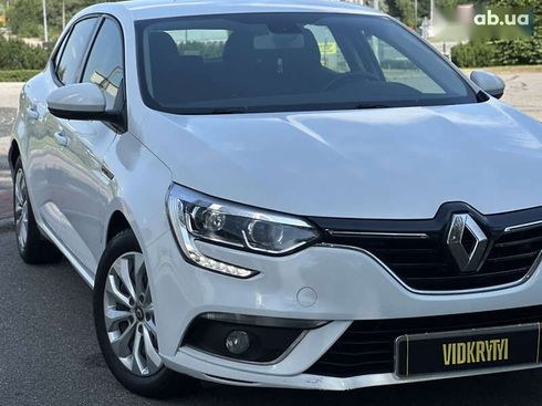 Renault Megane 2018 - фото 8