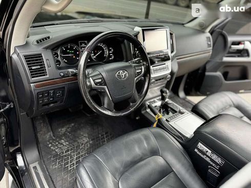 Toyota Land Cruiser 2018 - фото 24