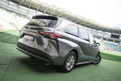 Toyota Sienna 2022 - фото 3