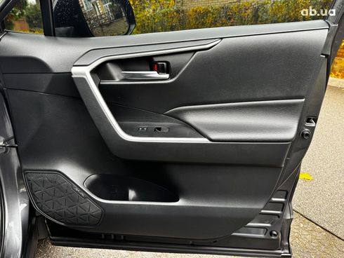 Toyota RAV4 2019 серый - фото 35