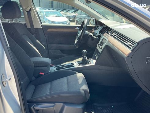 Volkswagen passat b8 2015 серый - фото 40