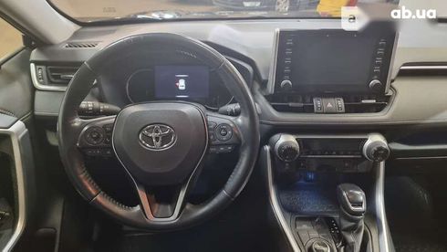 Toyota RAV4 2019 - фото 12