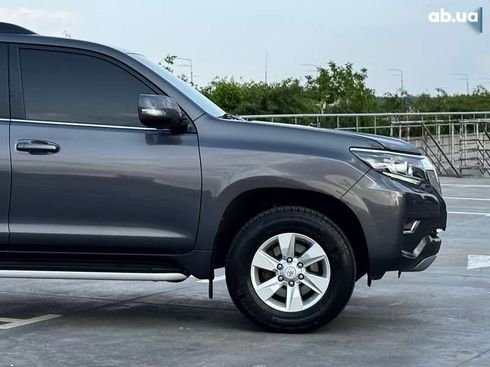 Toyota Land Cruiser Prado 2019 - фото 8