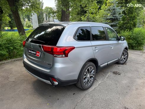 Mitsubishi Outlander 2016 серый - фото 5