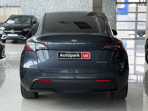 Tesla Model Y 2022 серый - фото 6