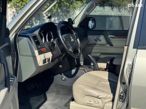 Mitsubishi Pajero Wagon 2008 бежевый - фото 16